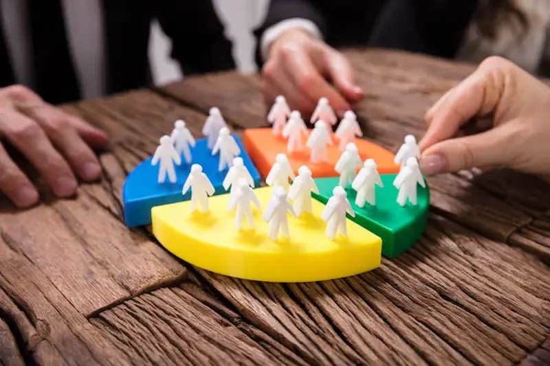 Google Ads para Servicios Locales en Colombia: Estrategias de Crecimiento SEGMENTACIÓN EN MARKETING DIGITAL